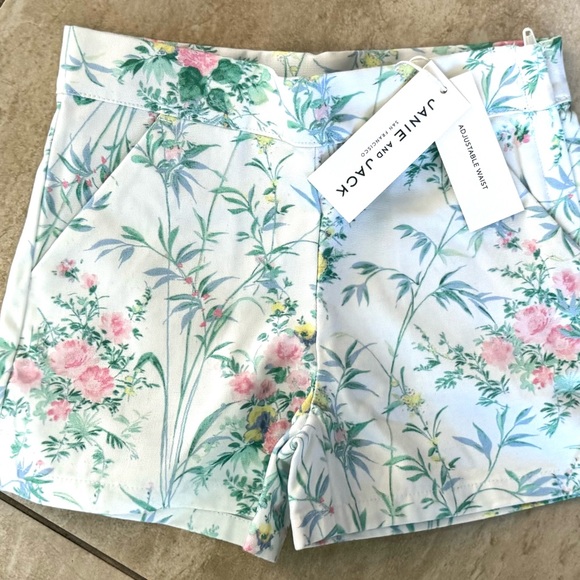 Janie and Jack Floral Shorts - Picture 2 of 7